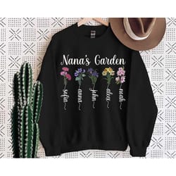 custom name kids grandma nana's mama mom gigi aunt garden floral flower retro shirt mother's day 2023 sweatshirt hoodie