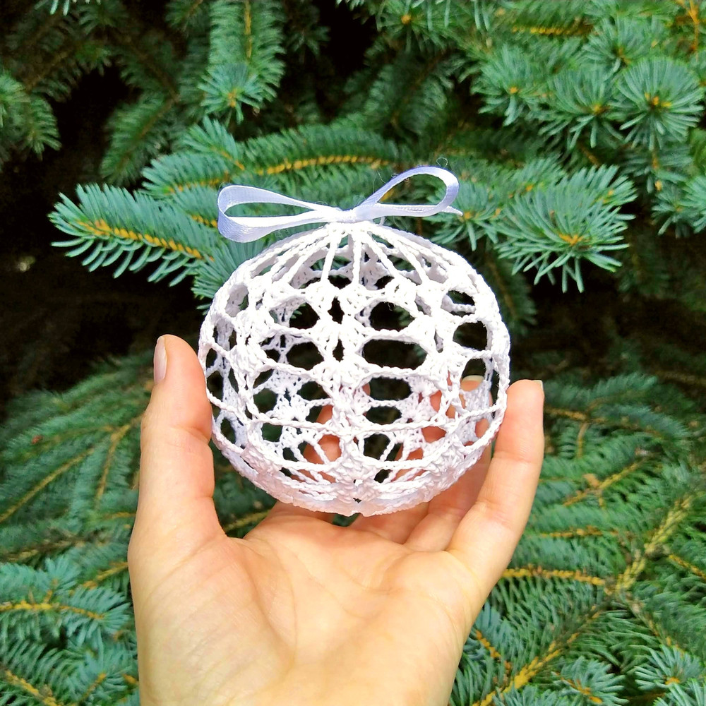 christmas balls ornaments pattern.jpg