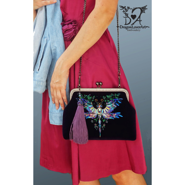 Dragonfly luxury crystal embroidery velvet purple bag 2.jpg