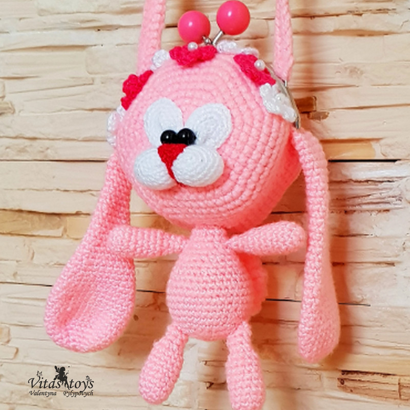 crochet purse bunny.png