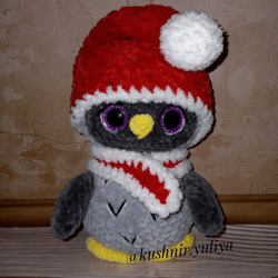 Owl in New Year's outfit