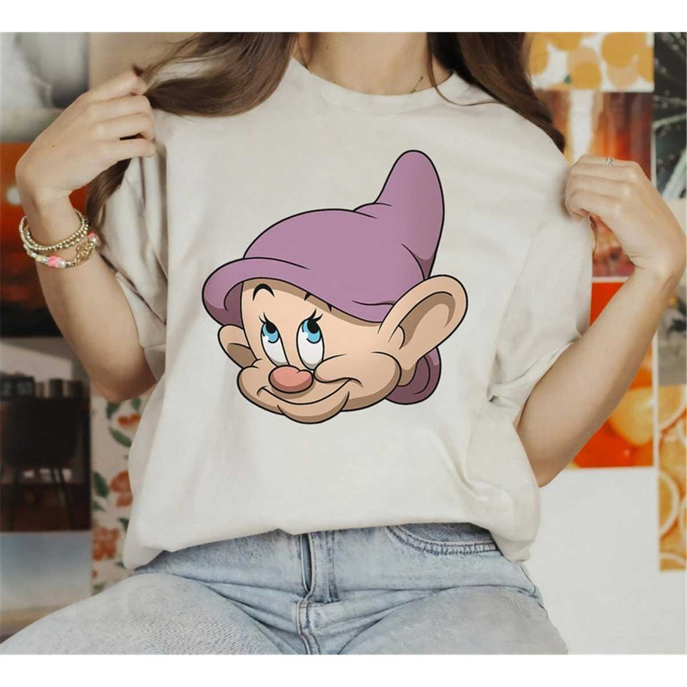 MR-1182023153811-disney-snow-white-and-the-seven-dwarfs-dopey-big-face-t-shirt-image-1.jpg