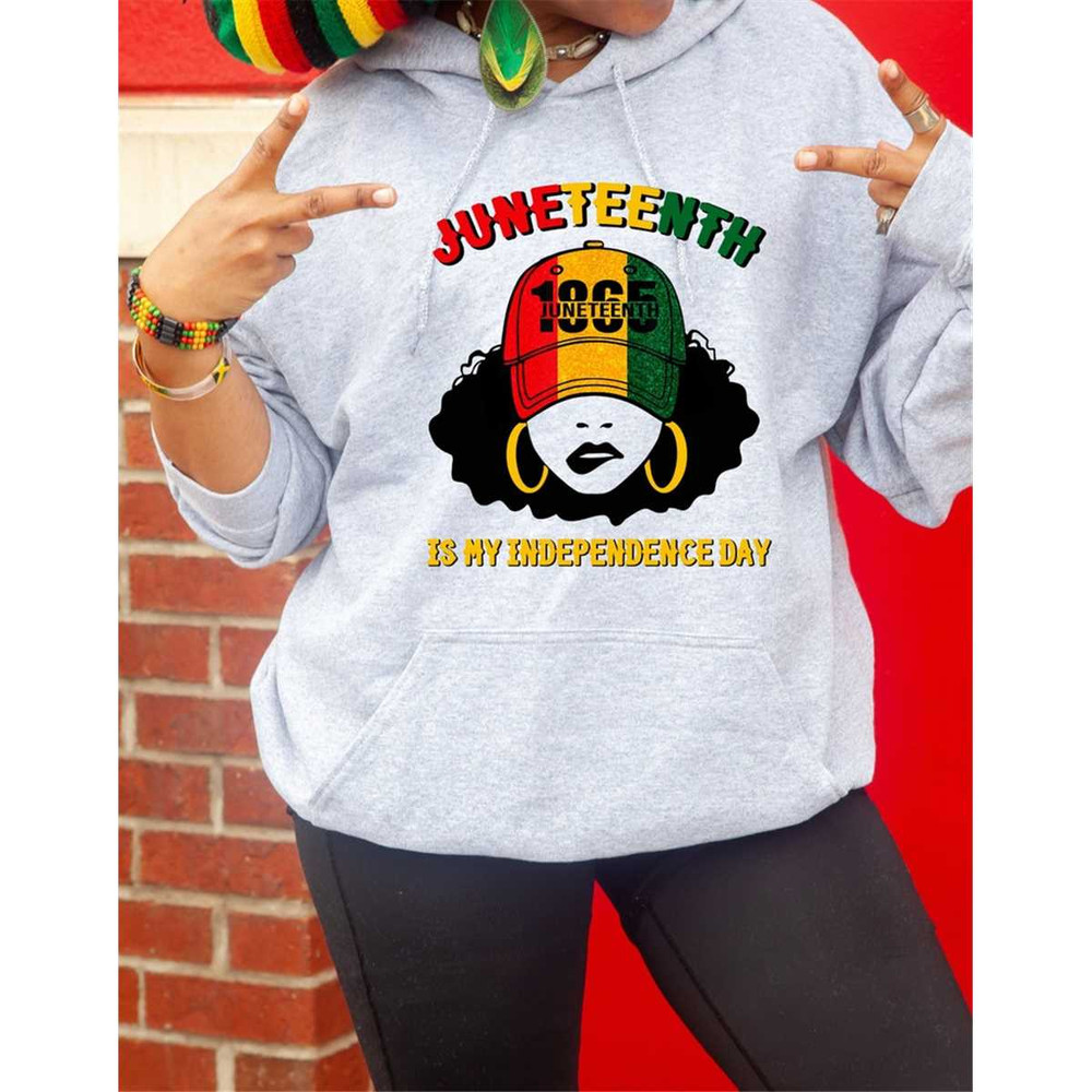 MR-1182023175412-juneteenth-1865-afro-woman-sweatshirt-afro-woman-fashion-image-1.jpg