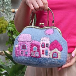 Bag romantic with houses gift bag