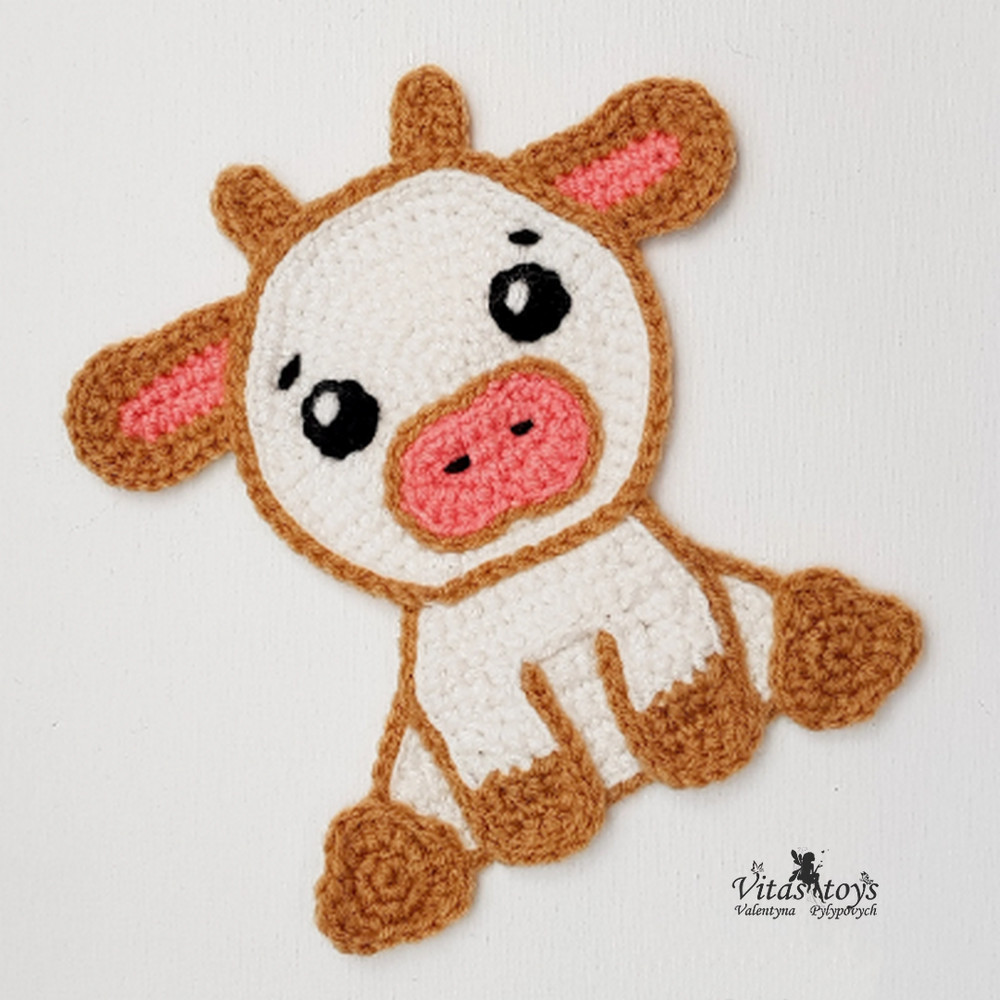 crochet cow applique.png