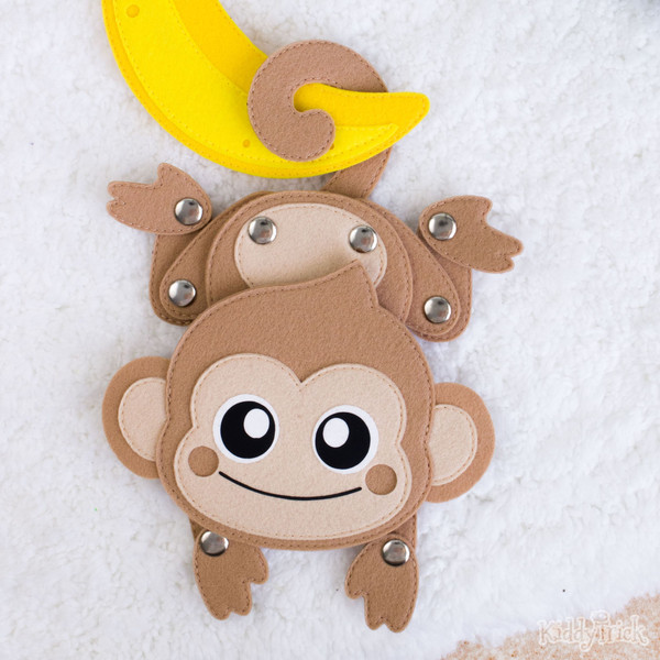 Flat felt toy Monkey with a banana (13).jpg