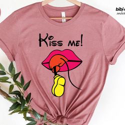 kiss me t-shirt, mickey kiss me shirt, mickey shirt, disney