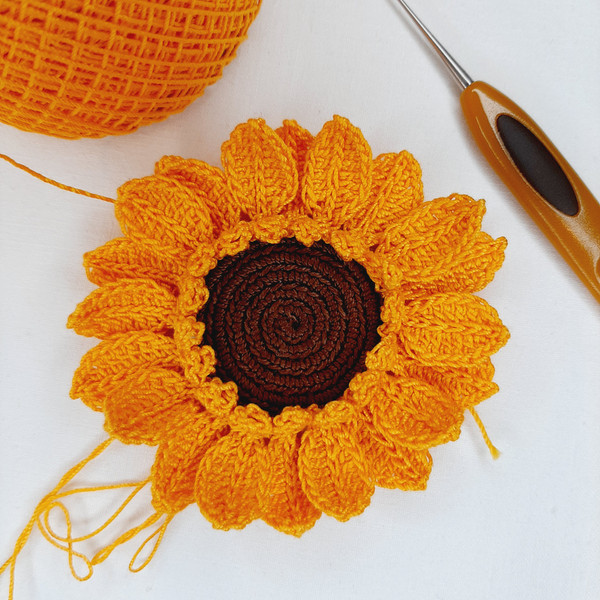 Sunflower crochet pattern, Autumn flower cottagecore decor, Large  sunflower crochet applique.