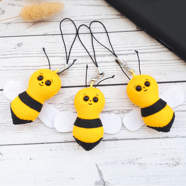 Bee plush keychain, Bee gifts for women, Cute phone charm, B - Inspire  Uplift