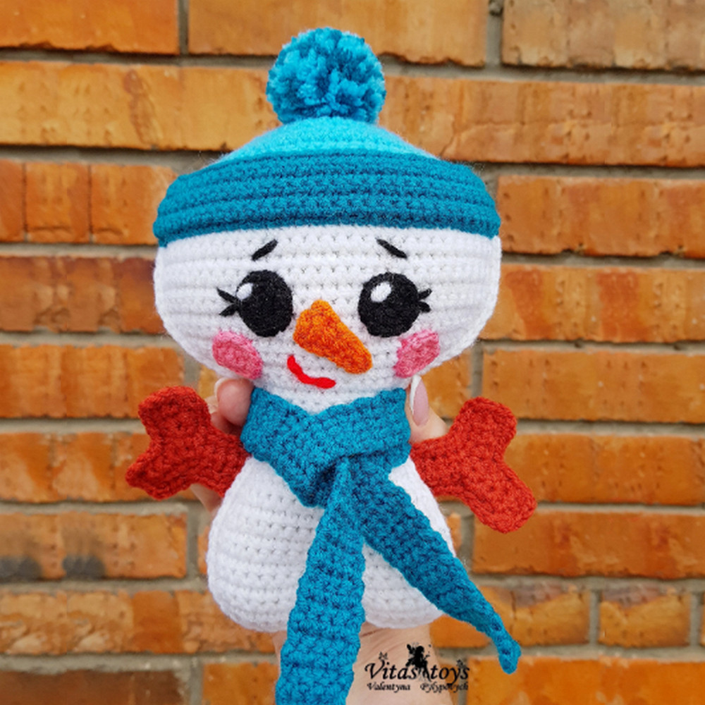 crochet Mr Snowman.png