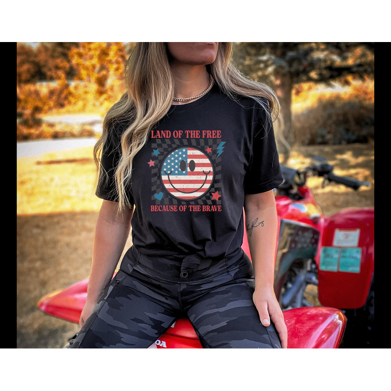 Retro Americana Tee 4th of July Land of the Free Tshirt Independence Day Americana Vintage Shirt USA Freedom Women's T-shirt Live Free - 5.jpg