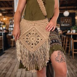Boho Bliss: Handmade Jute Shoulder Bag Fringed Natural, Eco-Friendly, Ideal for Shopping and Beach Adventures