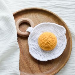 Fried egg crocheted rattle, cute crochet rattle play food for baby