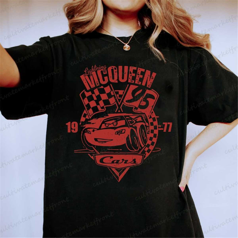 MR-1882023113220-retro-lightning-mcqueen-1977-shirt-disney-cars-mcqueen-shirt-image-1.jpg