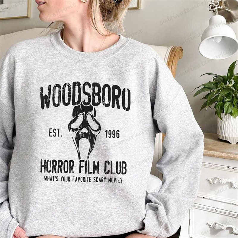 MR-1882023125727-woodsboro-horror-club-sweatshirt-horror-film-club-est-1996-image-1.jpg