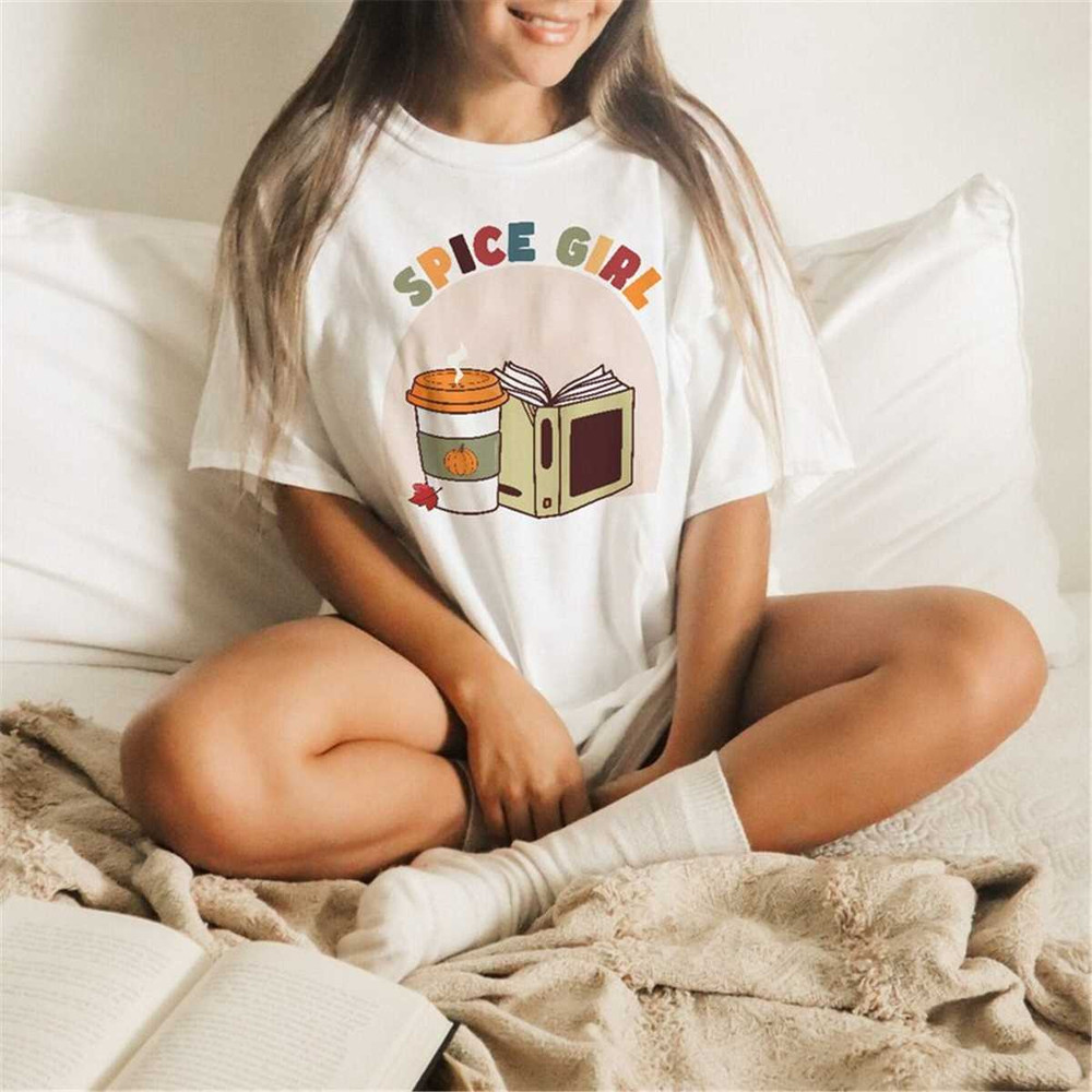 MR-188202316500-spice-girl-spicy-book-pumpkin-latte-t-shirt-smut-reader-fall-image-1.jpg