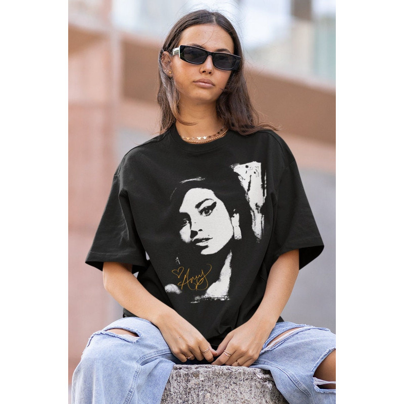 AMY WINEHOUSE HIPHOP TShirt Amy Winehouse Sweatshirt Vintage Amy Winehouse Hip hop RnB Rapper Soul Amy Winehouse American Rapper - 1.jpg