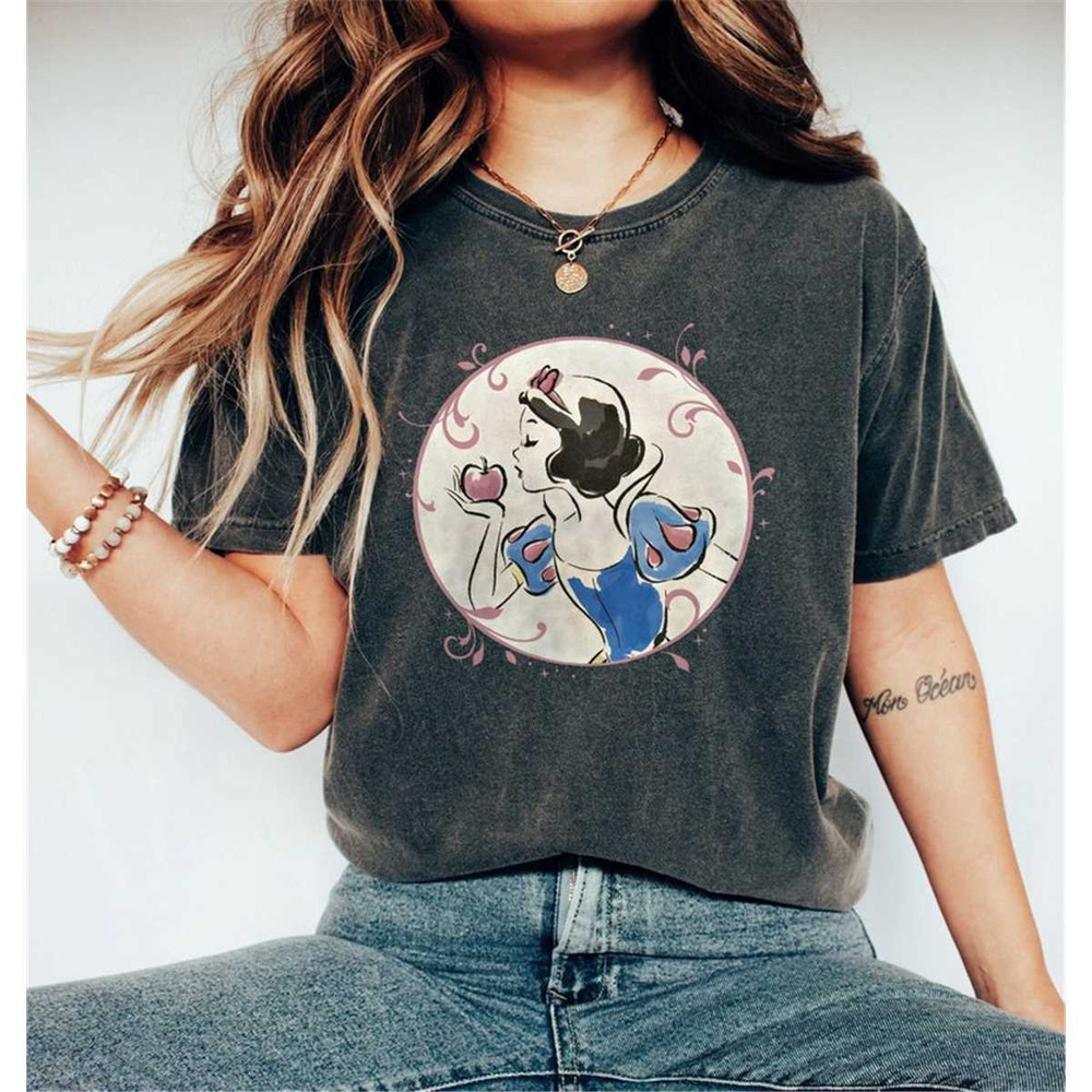MR-2182023181035-retro-disney-princess-snow-white-shirt-colors-shirt-vintage-image-1.jpg