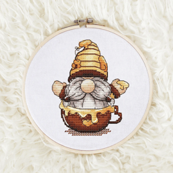 Honey gnome in a cup Cross stitch