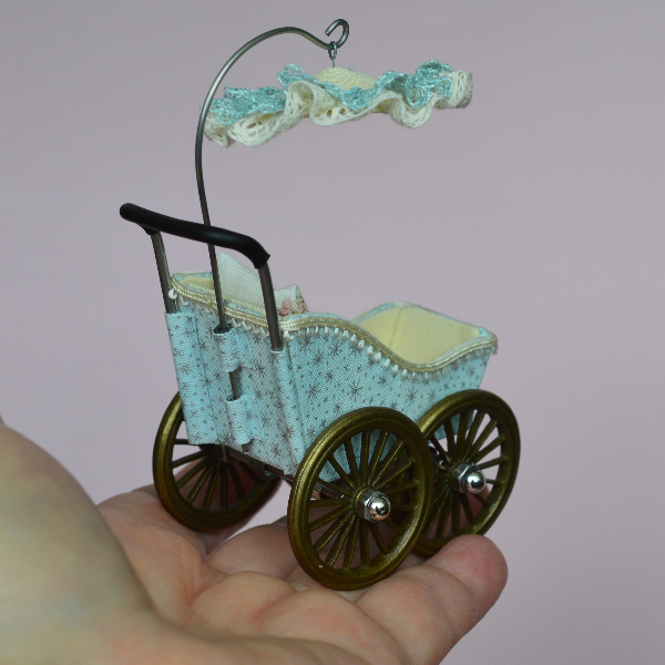 Miniature- toy -stroller- for -a- little- doll-6
