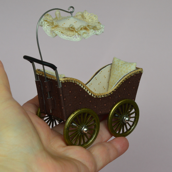 Handmade -miniature- stroller- for- smal-l dolls-4