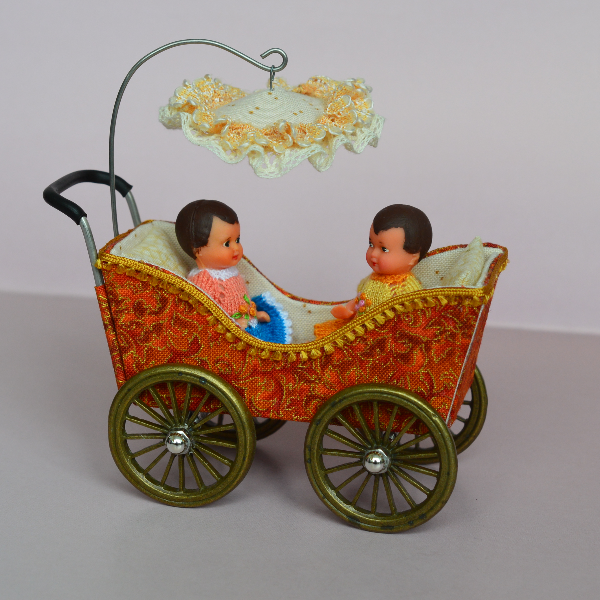 Handmade- miniature -stroller -for- small- dolls-4