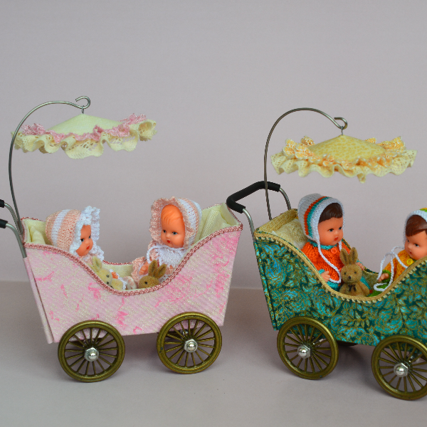 Miniature- toy -stroller- for- two -small- dolls-5