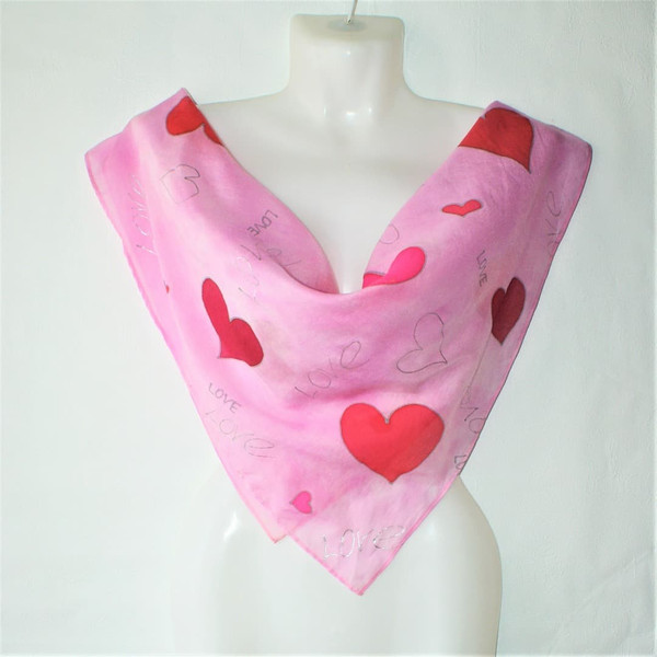 Handmade-coloring-small-pink-head-scarf-bandana-print-hearts.jpg