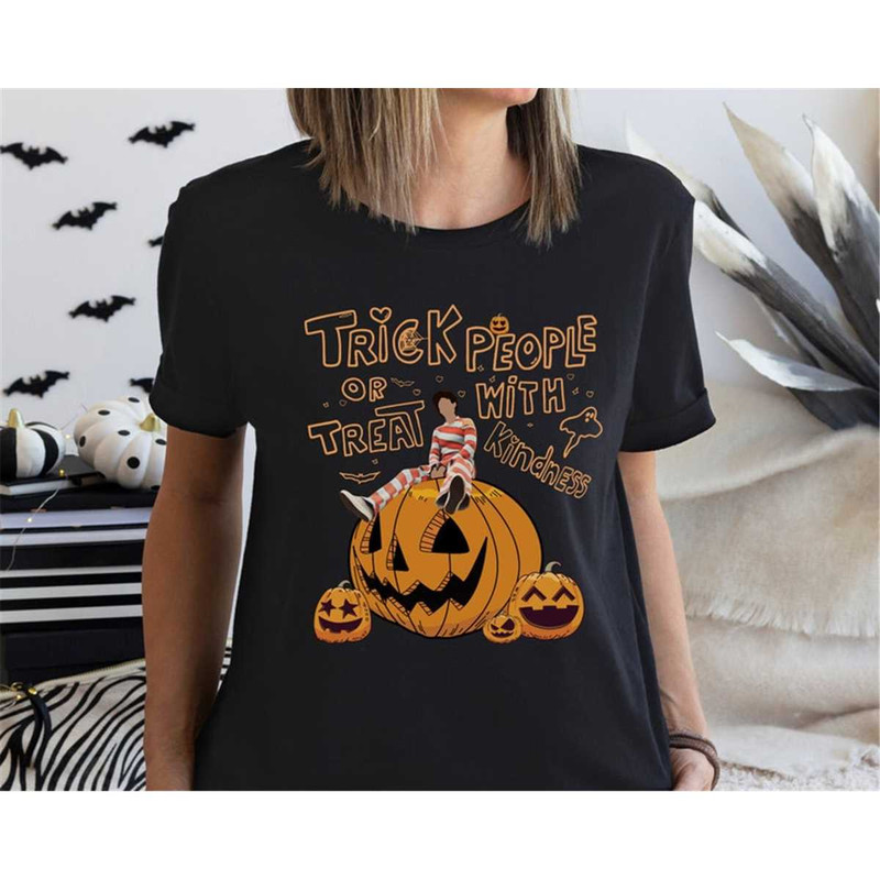 MR-2582023125714-trick-or-treat-people-with-kindness-shirt-harryween-t-shirt-image-1.jpg