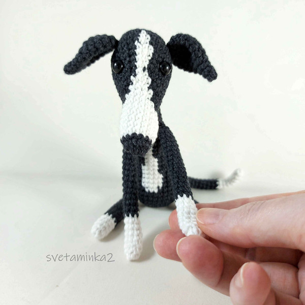 crochet-galgo-amigurumi-dog.jpg