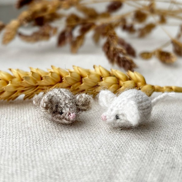 Nimble mouse. Miniature knitting pattern. English and Russia | Inspire ...