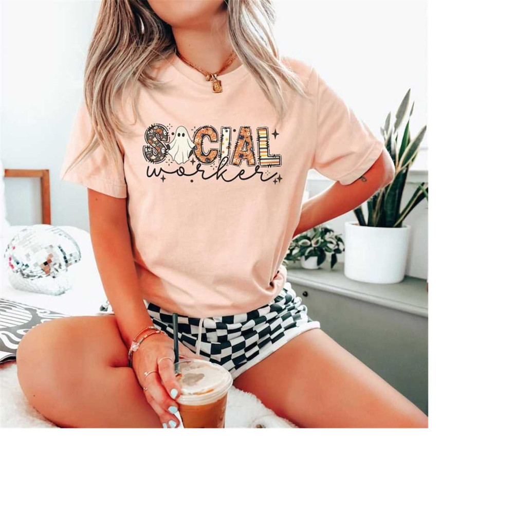 MR-268202312250-social-worker-halloween-shirt-school-social-worker-t-shirt-heather-peach.jpg