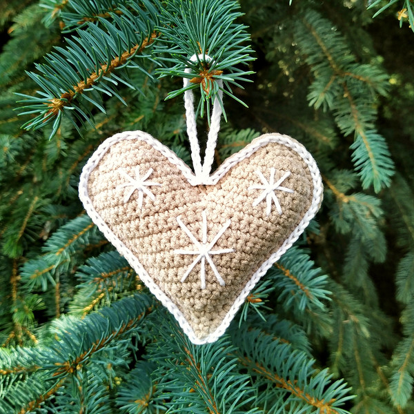 crochet gingerbread heart ornaments.jpeg