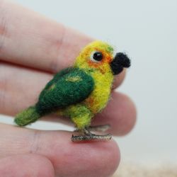 Miniature needle felted Jenday conure, needle felted parakeet, pet portrait