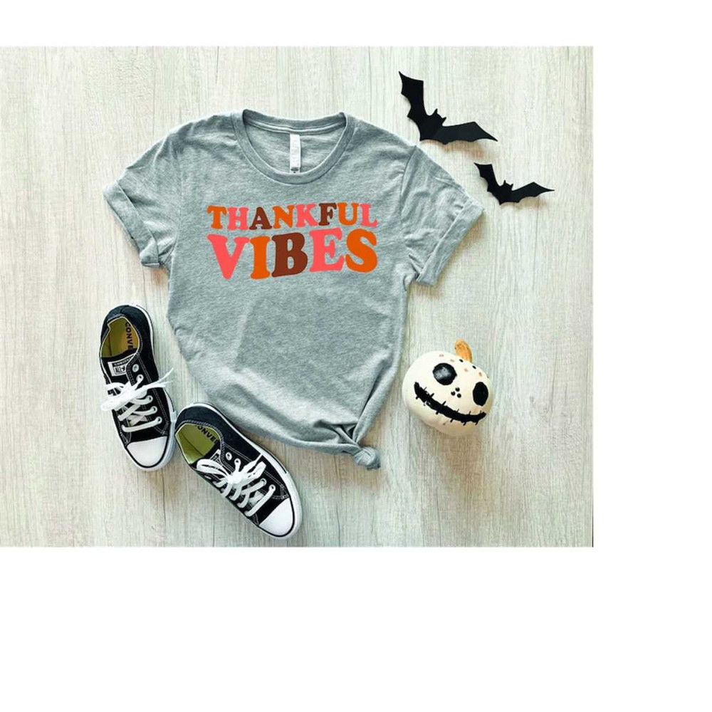MR-3082023101533-thankful-vibes-shirt-trending-fall-graphic-shirt-grateful-image-1.jpg