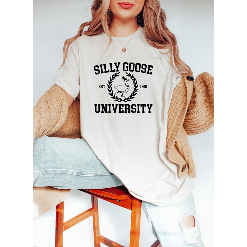 Silly Goose Sweatshirt Man Gift Idea, Silliest Goose Animal Lovers Shirts Gag Gifts, Farm Animal Silly Goose Uni Funny Shirts Gift for Her - 4.jpg