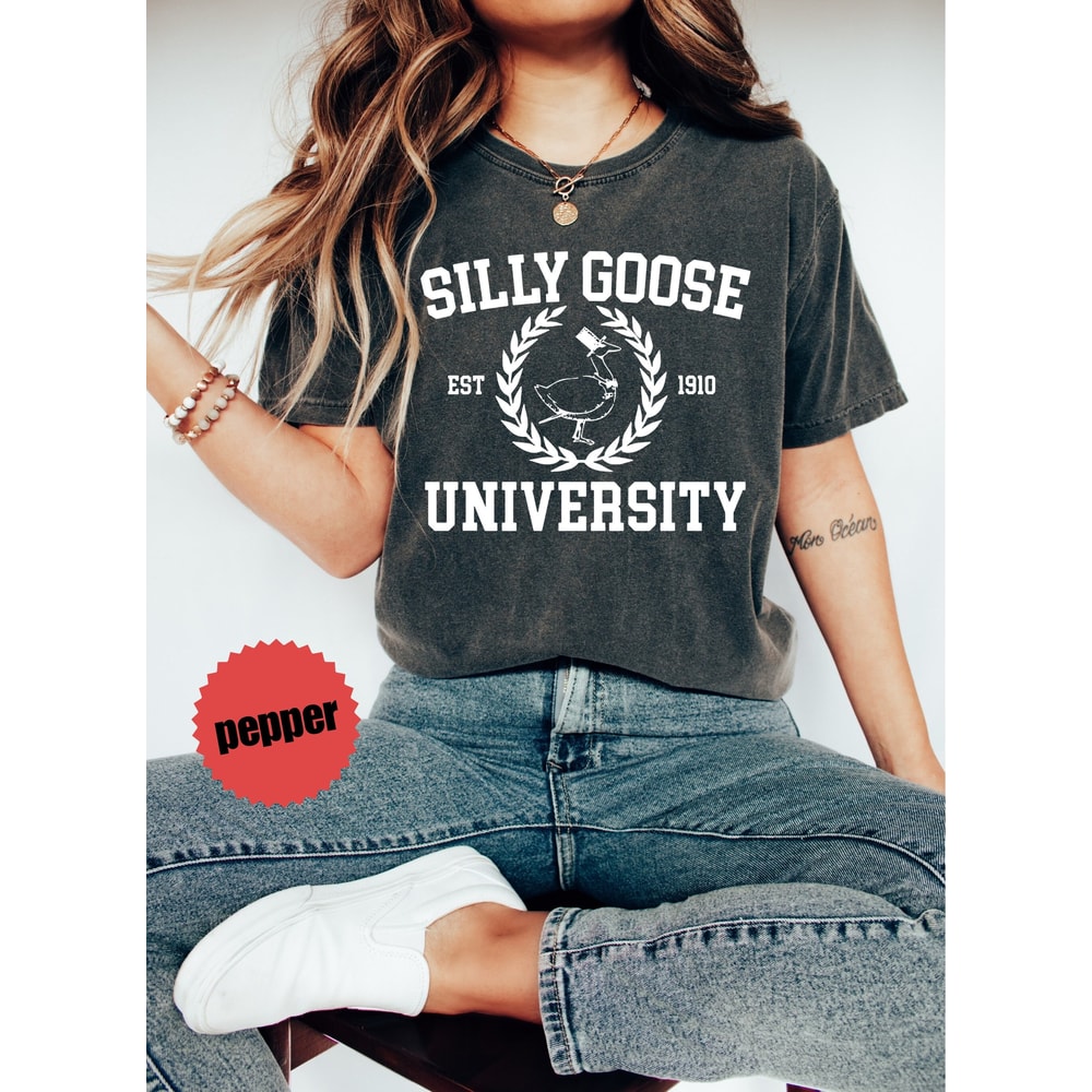 Silly Goose Sweatshirt Man Gift Idea, Silliest Goose Animal Lovers Shirts Gag Gifts, Farm Animal Silly Goose Uni Funny Shirts Gift for Her - 5.jpg