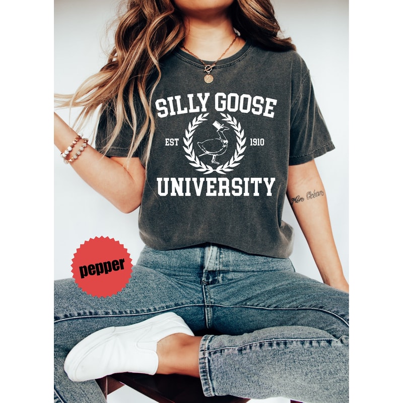 Silly Goose Sweatshirt Man Gift Idea, Silliest Goose Animal Lovers Shirts Gag Gifts, Farm Animal Silly Goose Uni Funny Shirts Gift for Her - 5.jpg