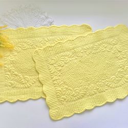 Set of 2 light yellow quilted placemats, scalloped placemat, fabrics table mats, set of 2 mats for holiday table setting