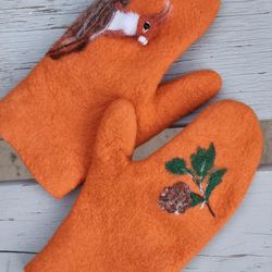 DIGITAL TUTORIAL felted mittens squirrel. Wet felting from wool takes. How to dump a mittens. Felted mittens