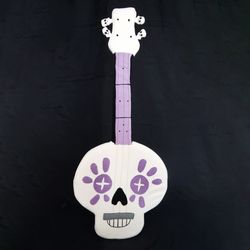 Vampirina's guitar