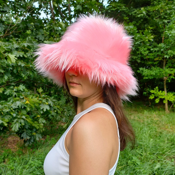 Pink bucket hat made of faux fur. Cute fuzzy bucket hats. Fl