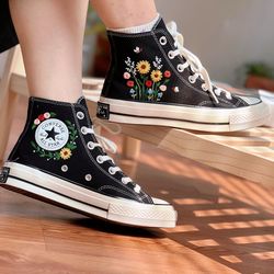 converse pet,floral converse,embroidered converse,garden of sunflowers and daisies and lizards,gifts