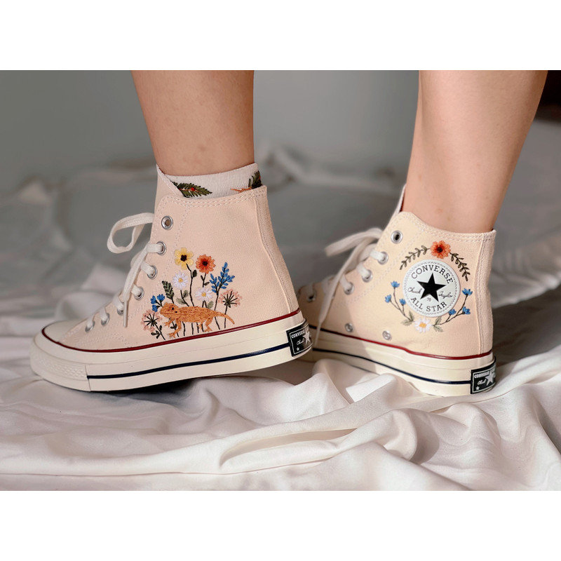 Embroidered Converse High TopsFlower ConverseCustom Converse PetEmbroidered ConverseGarden Of Sunflowers And Daisies And Lizards - 6.jpg