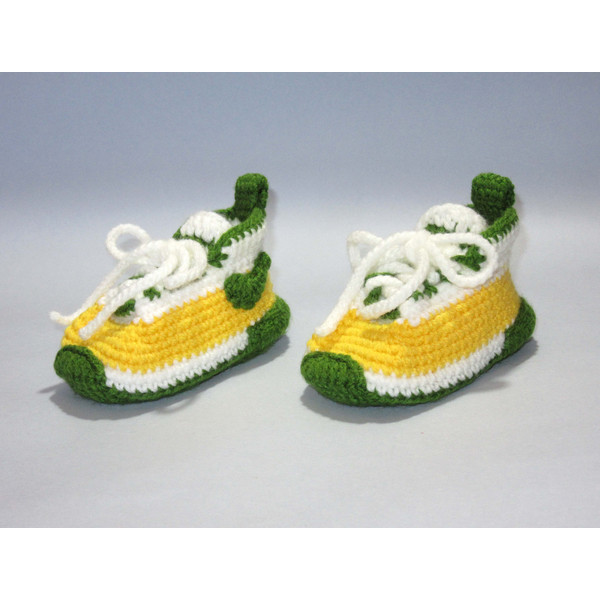 Bright colorful crochet baby newborn sneakers, Yellow handmade baby shoes, Soft baby slippers, Baby shower gift, Gender reveal party gift, Pregnancy announcemen