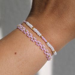 Pink tiny flower bracelet Floral bracelets set Seed bead daisy bracelet Rose bracelet Cute bracelets set Pinky bracelets
