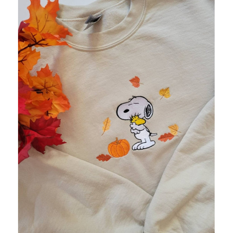 Snoopy Hug Woodstock Fall Embroidered Sweatshirt, Snoopy Pumpkin Embroidered Hoodie, Halloween Cartoon Dog Embroidery Crewneck Sweatshirt.png