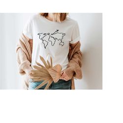 vacation shirt,world map shirt,travel mom shirt,traveler gift,travel lover,geography shirt,vacation gift,wanderlust shir