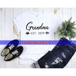 personalized grandma established year shirt  custom pregnancy baby announcement grandmother gift tshirt