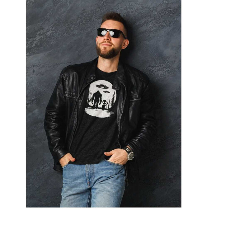 MR-69202314268-funny-tshirt-bigfoot-t-shirt-ufo-alien-monster-shirt-ufo-image-1.jpg